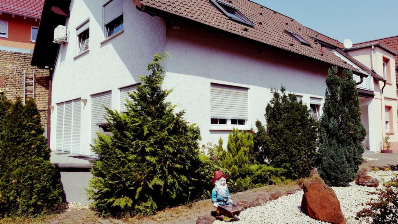 White House 'Privatzimmer' Mannheim Dış mekan fotoğraf